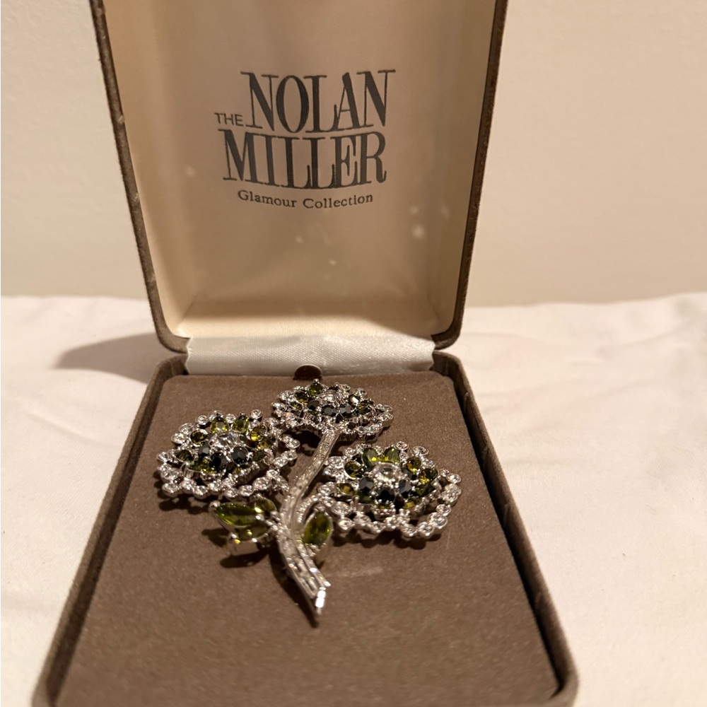 Vintage Nolan Miller Silver and Olive Brooch - Picture 2 of 2